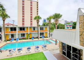Holiday Shores - ADA Standard King Room 4