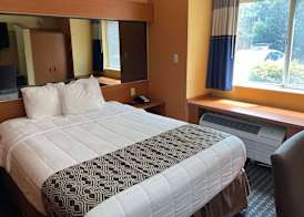 Microtel Inn & Suites Newport News 5