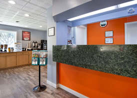Econo Lodge Cortland Downtown 3
