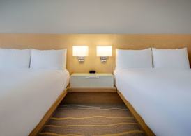 Delta Hotels by Marriott Daytona Beach Oceanfront 4