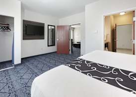 La Quinta by Wyndham Denton - University Drive 5