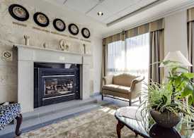 Monte Carlo Inn Oakville Suites 5