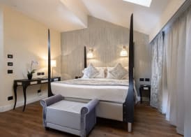 Palazzo Veneziano - Venice Collection 5