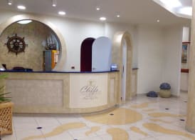 Cliffs Hotel 4