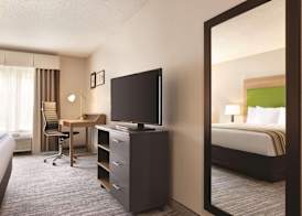 Country Inn & Suites by Radisson, Greensboro, NC 5