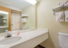 Howard Johnson by Wyndham Williamsburg 5