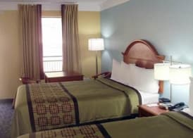 Econo Lodge 4