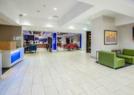Holiday Inn Express & Suites OLATHE SOUTH by IHG 3