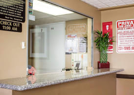 Econo Lodge Columbus West 3