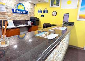 Days Inn by Wyndham Mason City 2