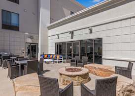 Hampton Inn & Suites Greeley 3