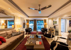 Best Western Plus Embassy Hotel 2