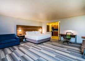 Holiday Inn Express & Suites ROCKY MOUNT/SMITH MTN LAKE by IHG 4