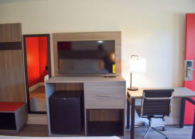 Ramada by Wyndham Cleveland Airport West 5