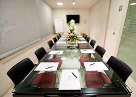 Breaking Business Hotel 5
