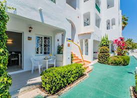 Aparthotel Holiday Center 3