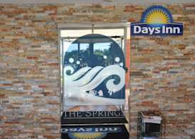 Days Inn by Wyndham Fort Myers Springs Resort 2