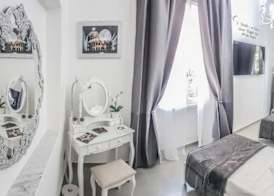 Central Luxury Apartment 4