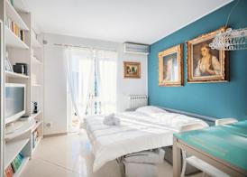 Art Apartment by Wonderful Italy 5