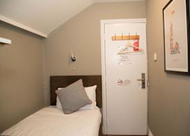 OYO Belgravia Rooms 3