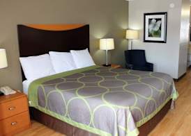 Super 8 by Wyndham Fredericksburg 5