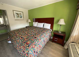 Executive Inn & Suites 3