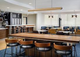 Courtyard by Marriott Kingston 4
