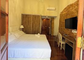 Hotel Catalina Suites 4