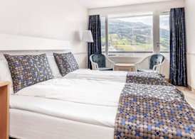 Olden Fjordhotel 3