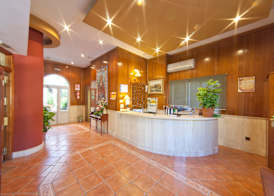 Hospedium Hotel Plaza Manjón 4