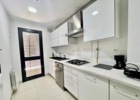 NEW Bright and Luxurious 2bds in Rd Malaga B10 5