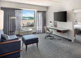 Courtyard by Marriott Stamford Downtown 3
