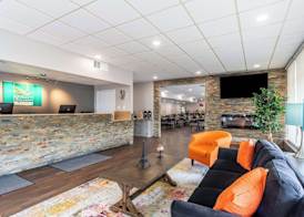 Quality Inn & Suites Vandalia near I-70 and Hwy 51 4