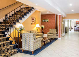Econo Lodge Lakes Region 3