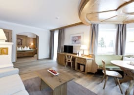 Traumhotel Alpina - 4 Sterne Superior Luxushotel, hoteleigenen Badesee, Adults Only 5
