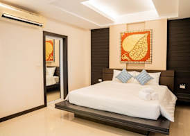 Lulu Hotel at The Glasshouse Lion Café 4