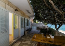 Apartments Nikolina 2