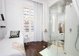 Chic & Basic Born Boutique Hotel 3