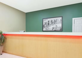 Super 8 by Wyndham Greencastle 2
