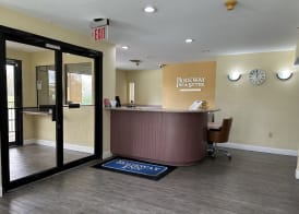 Rodeway Inn & Suites Hwy 290 NW 3