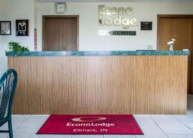 Econo Lodge Elkhart North 4