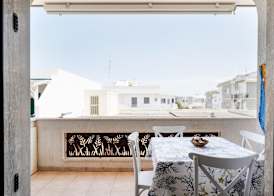 Appartamento a Torre Canne con Balcone 2