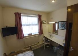 Oakwood Bed and Breakfast Heathrow 4