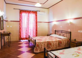 Chrysoula Hotel & Apartments 4