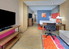 La Quinta Inn & Suites by Wyndham Lakeway 4