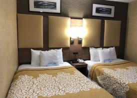 Days Inn by Wyndham Brooklyn 5