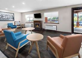 Super 8 by Wyndham Fairmont 4