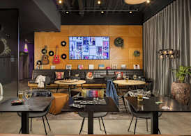 Moxy York 4