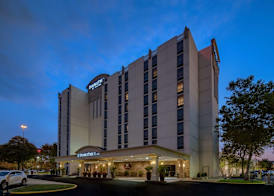 DoubleTree by Hilton Philadelphia Airport 2