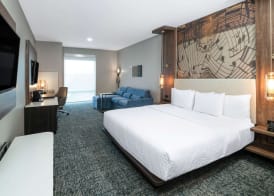 La Quinta Inn & Suites by Wyndham Nashville Downtown Stadium 4